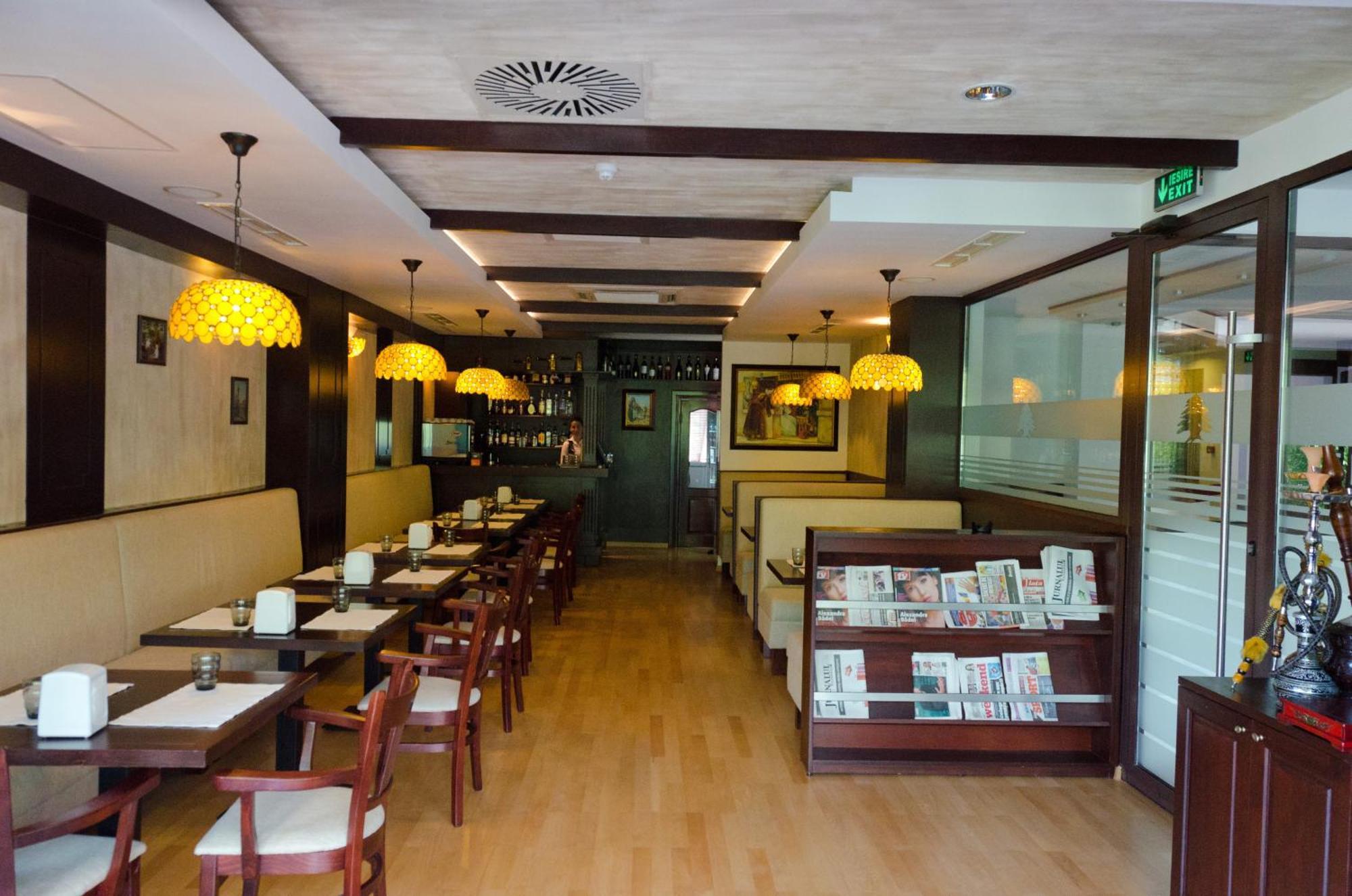 Hotel Miraj Râmnicu Vâlcea Restaurant photo